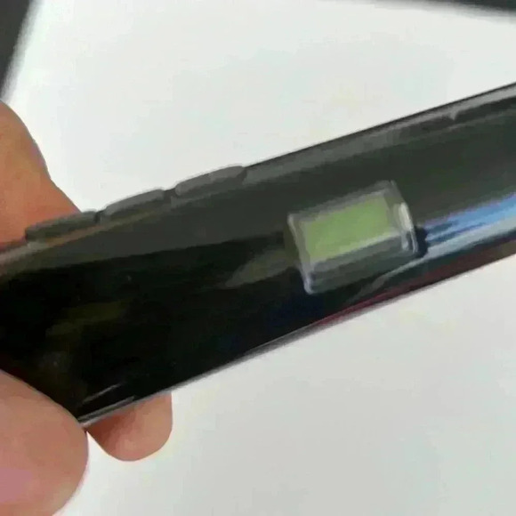 Hollywood  Straigtener Brush - Picture 4 of 9